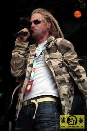 Likkle Lion (D) mit Ganjaman und der Feueralarm Band 20. Reggae Jam Festival - Bersenbrueck 02. August 2014 (12).JPG